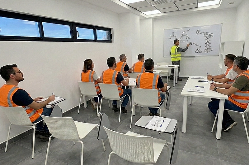 08 Clase MSR-Plataformas Elevadoras en Sevilla MSR Alquiler Foto Aula de formación MSR alquiler de maquinaria